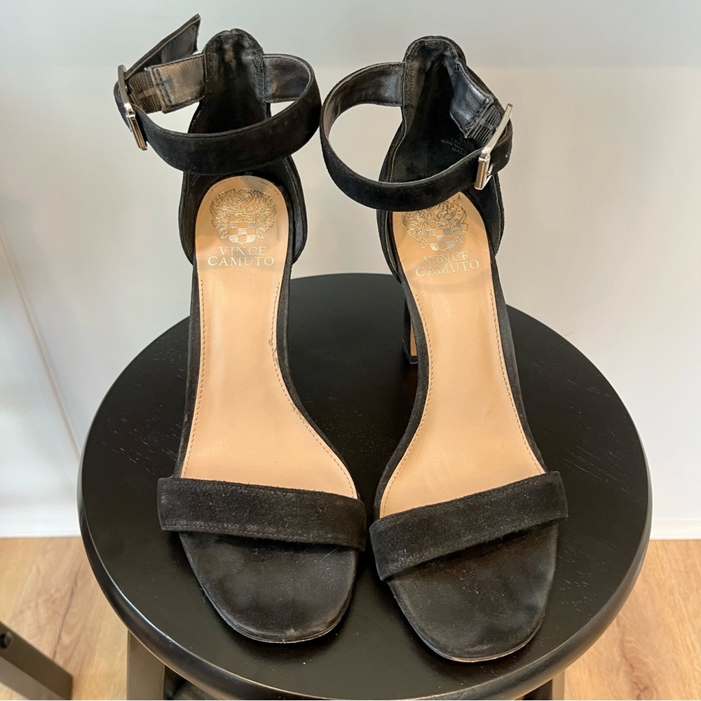 Vince Camuto ankle strap heels - Picture 4 of 8